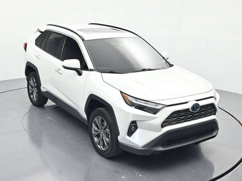 Used 2024 Toyota RAV4 Limited AWD/4WD image 31