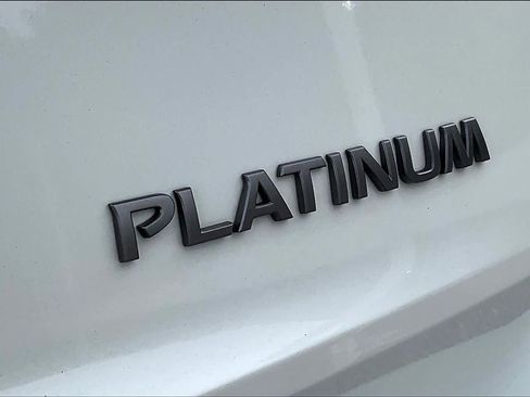 Used 2025 Nissan Rogue Platinum w/ Platinum Premium Package FWD image 19