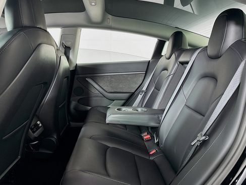 Used 2022 Tesla Model 3 RWD image 7
