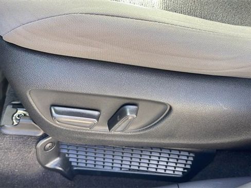 Used 2022 Toyota Sienna LE w/ LE Plus Package image 30