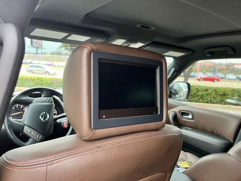 Used 2018 Nissan Armada Platinum w/ Interior Lighting Package image 25