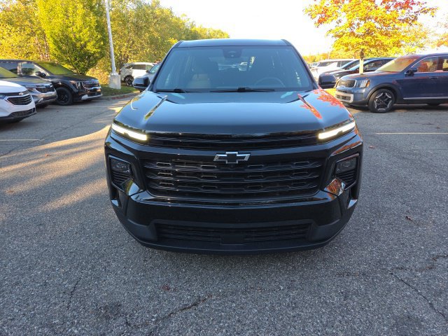 Used 2024 Chevrolet Traverse LS w/ Midnight/Sport Edition FWD image 2