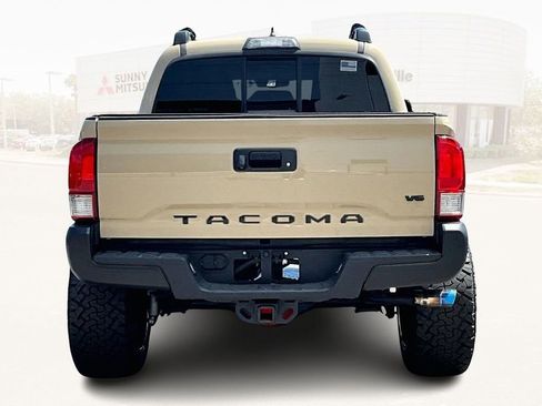 Used 2016 Toyota Tacoma TRD Off-Road w/ Towing Package image 5