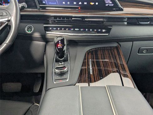 Used 2023 Cadillac Escalade ESV Premium Luxury image 39