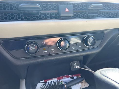 Used 2023 Honda HR-V LX image 18