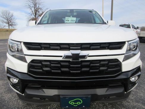 Used 2022 Chevrolet Colorado LT w/ LT Convenience Package image 8