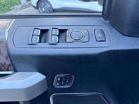 Used 2018 Ford F250 Lariat w/ Lariat Ultimate Package image 17