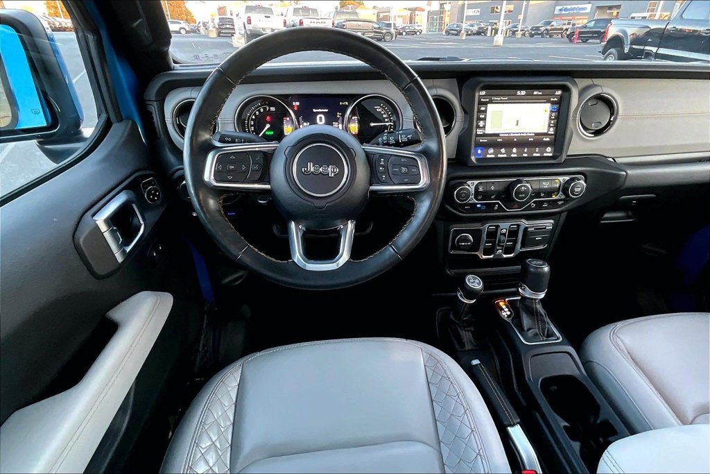 Used 2023 Jeep Wrangler Unlimited Sahara AWD/4WD image 5