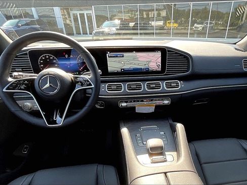 New 2026 Mercedes-Benz GLS 450 4MATIC image 5
