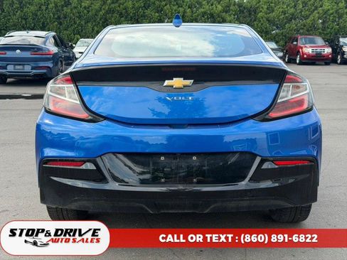 Used 2017 Chevrolet Volt LT w/ Comfort Package FWD image 4