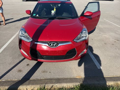 Used 2017 Hyundai Veloster Value Edition FWD image 9