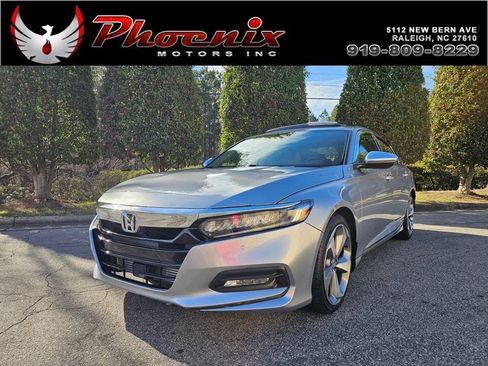 Used 2019 Honda Accord Touring image 1