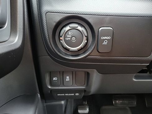 Used 2014 Honda Ridgeline Sport image 28