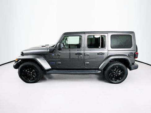 Used 2025 Jeep Wrangler Unlimited Sahara AWD/4WD image 4