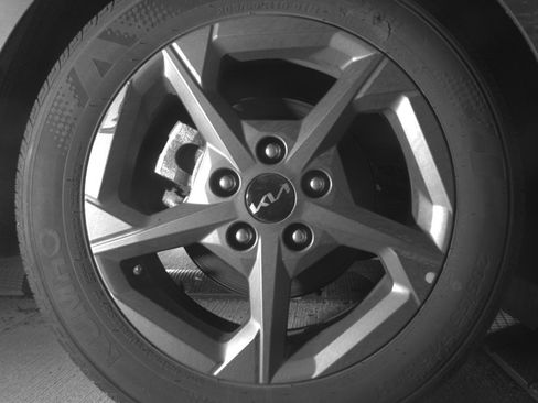 Used 2025 Kia K4 LXS image 15