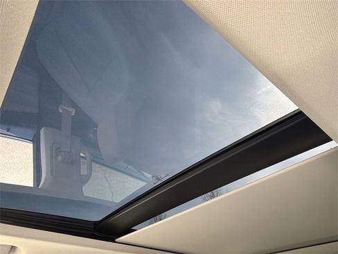 Used 2022 Ford Explorer Limited w/ Limited Technology Package image 24