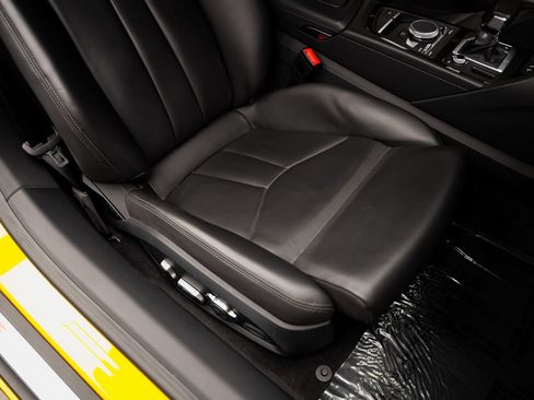 Used 2021 Audi R8 V10 w/ Premium Package image 35