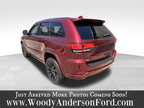 Used 2019 Jeep Grand Cherokee Altitude image 4