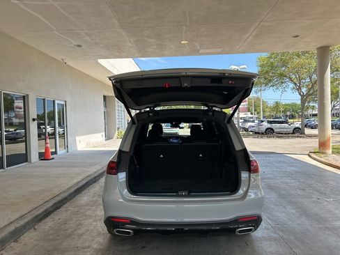 Used 2025 Mercedes-Benz GLS 450 4MATIC w/ AMG Line Exterior image 35