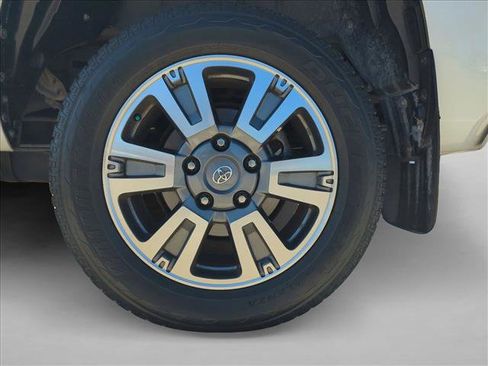 Used 2021 Toyota Tundra Platinum image 21