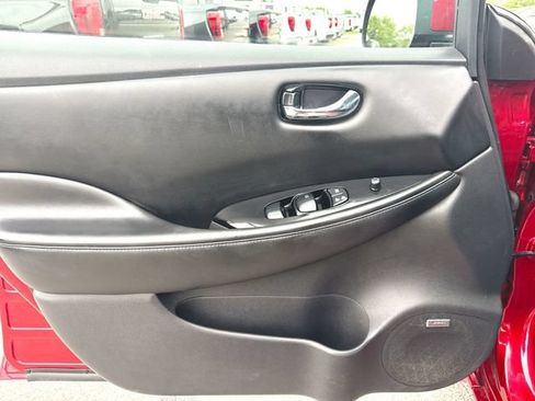 Used 2015 Nissan Leaf FWD image 22