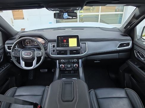 Used 2024 GMC Yukon XL SLT w/ SLT Luxury Package AWD/4WD image 27