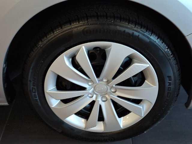 Used 2017 Subaru Impreza 2.0i AWD/4WD image 8