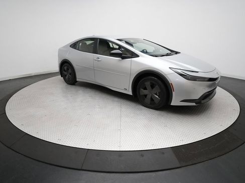 Used 2023 Toyota Prius LE image 32