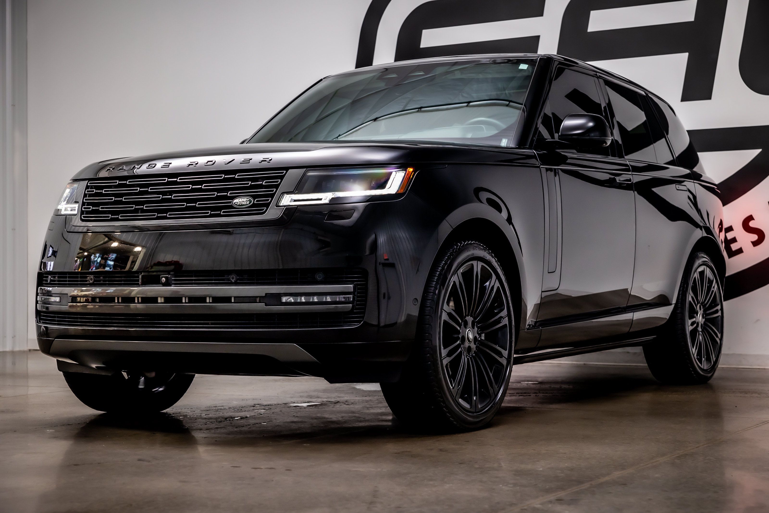 Used 2024 Land Rover Range Rover SE AWD/4WD image 29