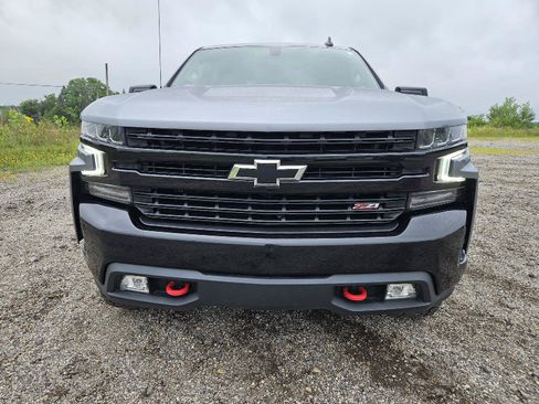 Used 2021 Chevrolet Silverado 1500 LT Trail Boss w/ Convenience Package II AWD/4WD image 2