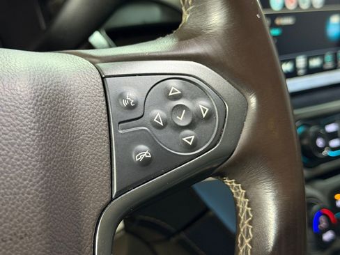 Used 2019 Chevrolet Suburban LT AWD/4WD image 26