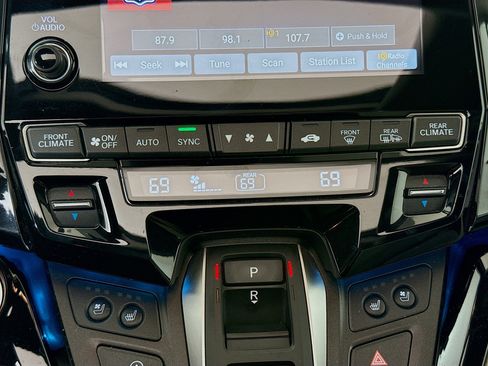 Used 2024 Honda Odyssey Elite image 18