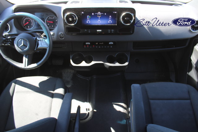 Used 2025 Mercedes-Benz Sprinter 2500 image 13