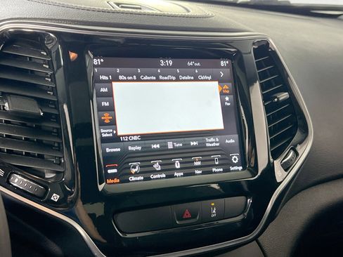 Used 2022 Jeep Cherokee Limited w/ Elite Package image 15