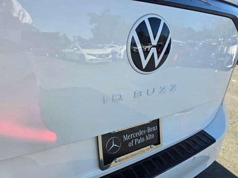 Used 2025 Volkswagen ID. Buzz Pro S image 16