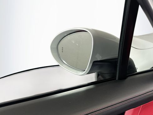 Used 2021 Porsche Cayenne AWD/4WD image 16