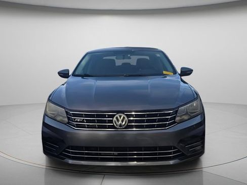 Used 2017 Volkswagen Passat 1.8T R-Line FWD image 3