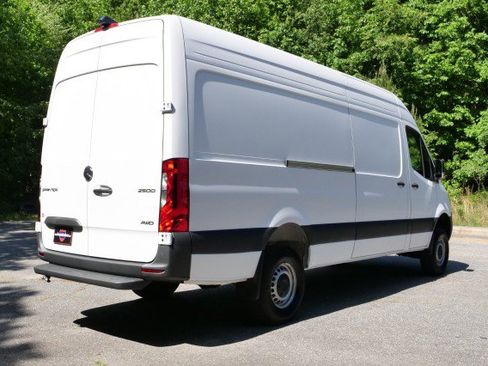 Used 2025 Mercedes-Benz Sprinter 2500 image 19