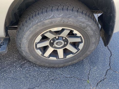 Used 2023 Toyota 4Runner TRD Off-Road image 11