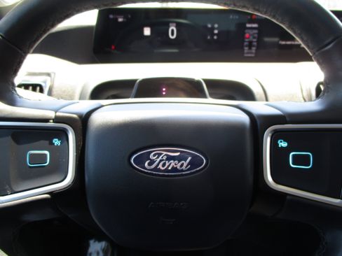 Used 2025 Ford Expedition Max Platinum AWD/4WD image 17