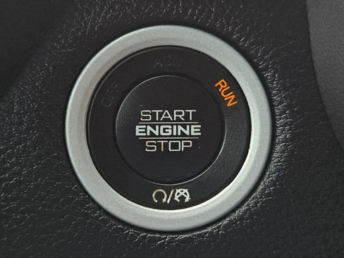 Used 2020 RAM 1500 Big Horn AWD/4WD image 22