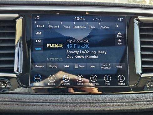 Used 2018 Chrysler Pacifica Limited image 15