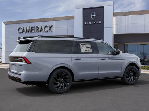 New 2027 Lincoln Navigator L Reserve AWD/4WD image 5