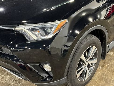 Used 2018 Toyota RAV4 XLE w/ Plus Extra Value Package AWD/4WD image 7