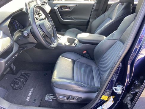 Used 2020 Toyota RAV4 XSE image 17