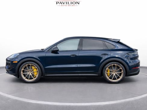 Used 2024 Porsche Cayenne Turbo GT image 4