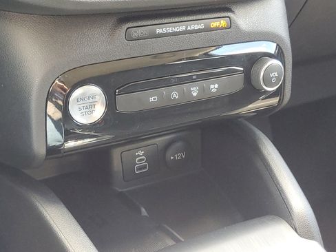 Used 2024 Ford Escape Active w/ Tech Pack #2 AWD/4WD image 18