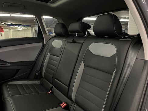 Used 2022 Volkswagen Taos SEL w/ Panoramic Sunroof Package FWD image 22