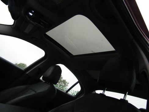 Used 2019 Alfa Romeo Giulia AWD w/ Cold Weather Package image 12