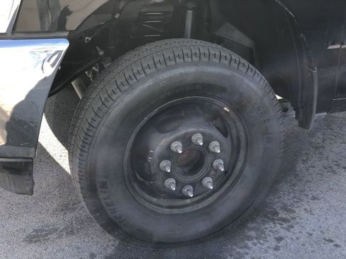 Used 2024 RAM 3500 Tradesman w/ Chrome Appearance Group image 10